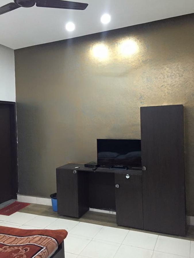 Hotel Soma Dx Yeni Delhi Dış mekan fotoğraf