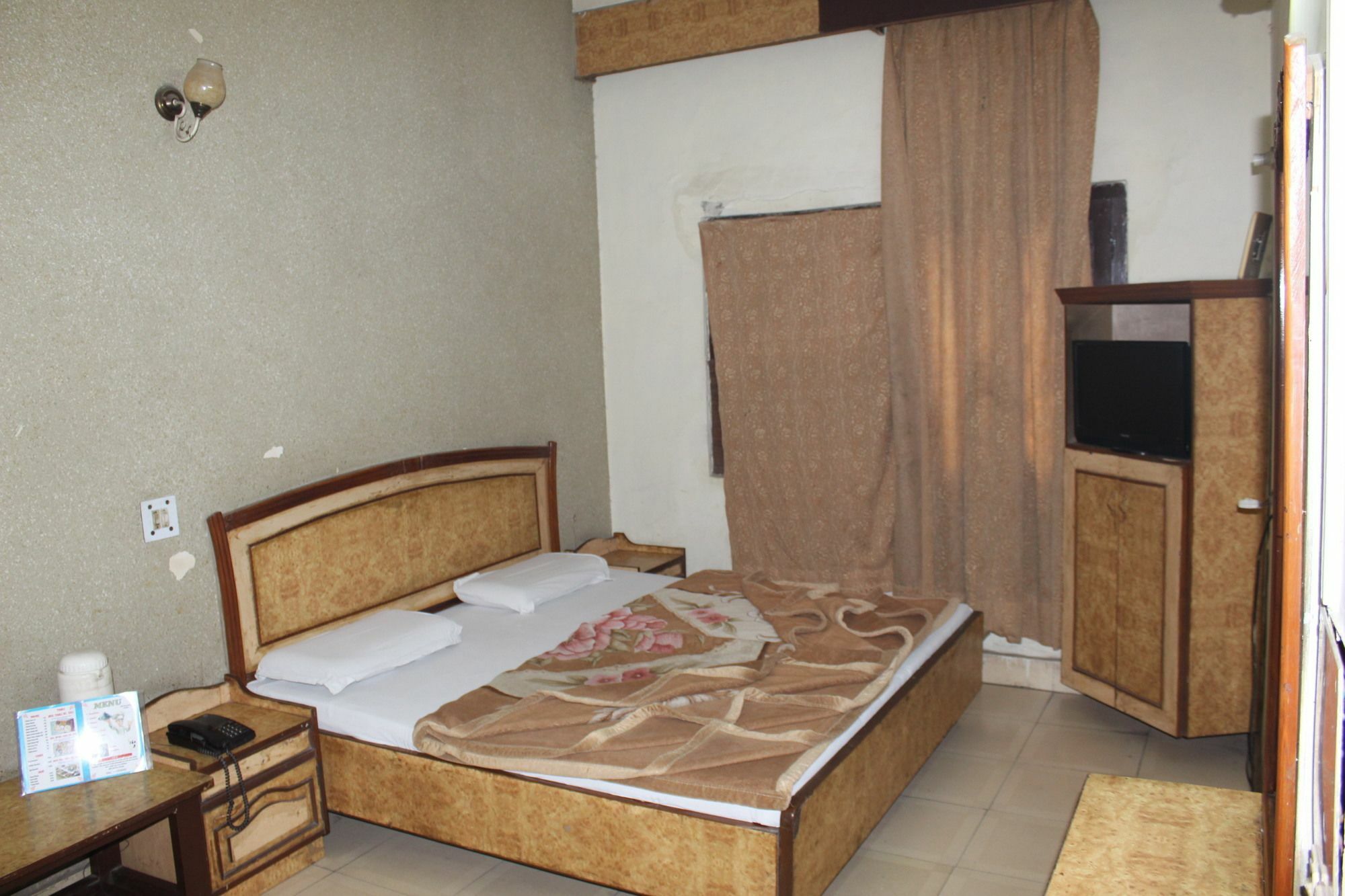 Hotel Soma Dx Yeni Delhi Dış mekan fotoğraf
